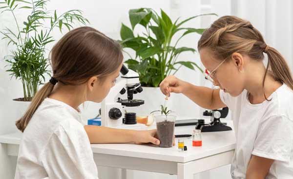 plants students | Gardens with Wings students interested in plants