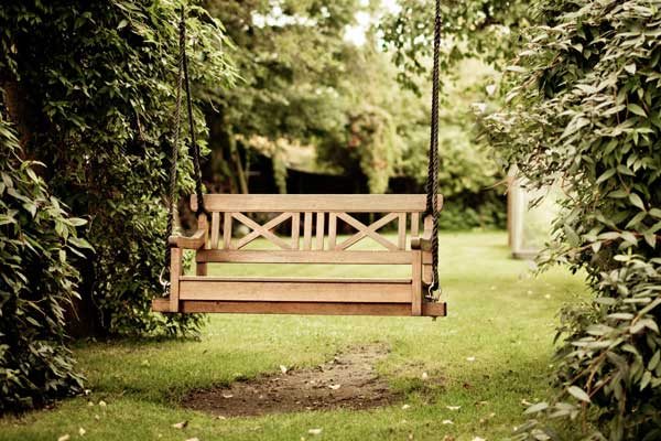 swing bench | Gardens with Wings